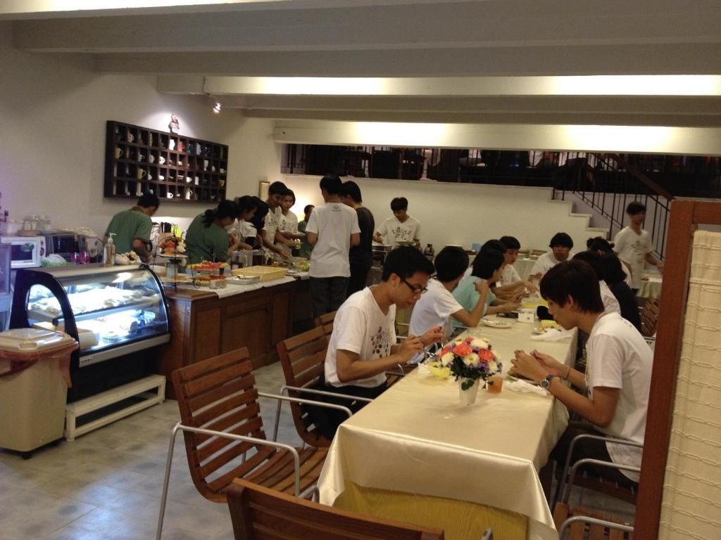 Baan Dinso Hostel@Ratchadamnoen Bangkok Luaran gambar