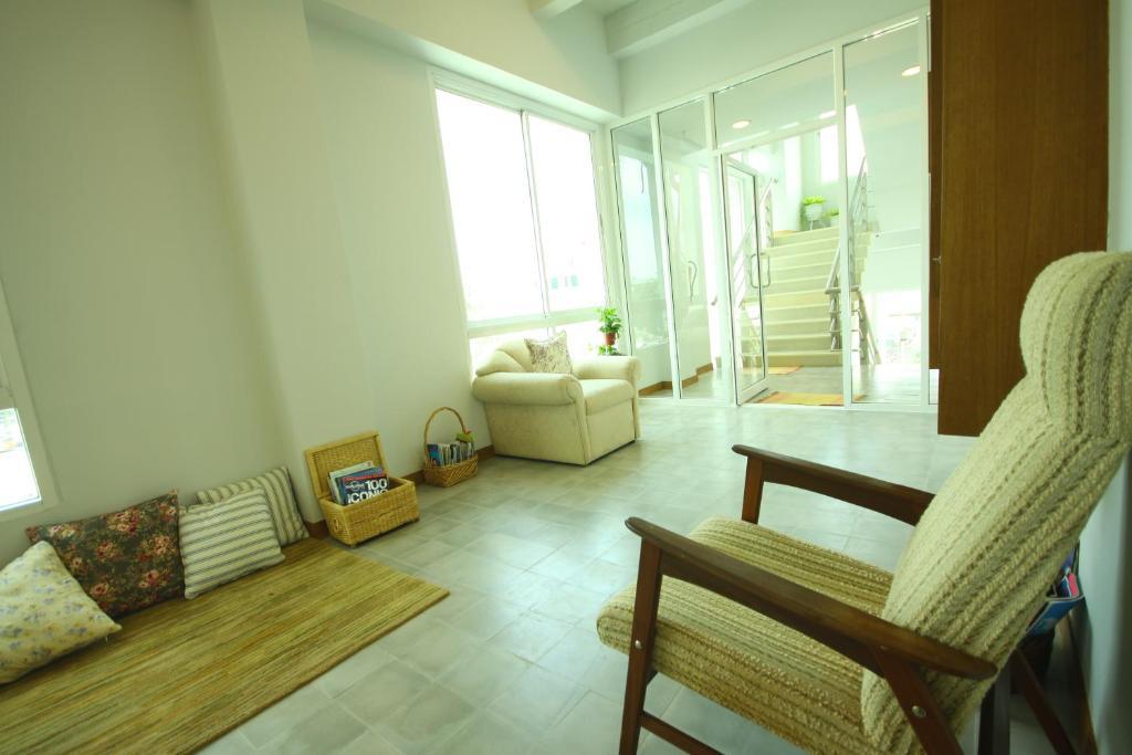 Baan Dinso Hostel@Ratchadamnoen Bangkok Luaran gambar