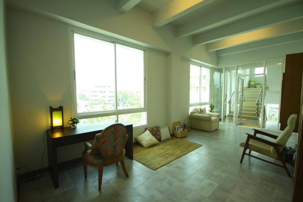 Baan Dinso Hostel@Ratchadamnoen Bangkok Luaran gambar