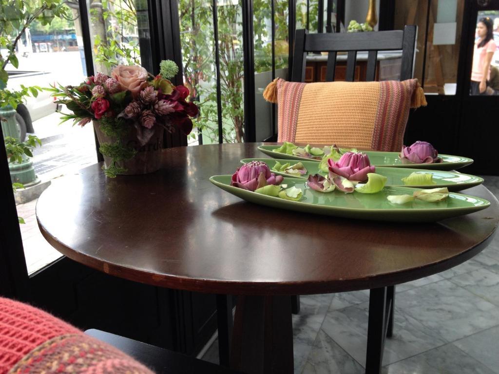Baan Dinso Hostel@Ratchadamnoen Bangkok Luaran gambar